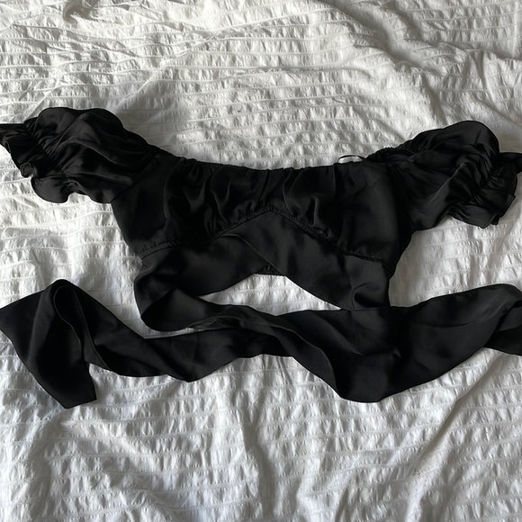 Black puffed sleeve cropped top - Picture 1 of 2